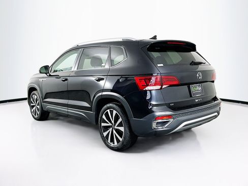 Used 2024 Volkswagen Taos SE image 5