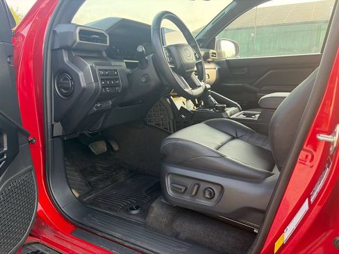 Used 2025 Toyota 4Runner TRD Off-Road Premium w/ Tow Technology Package AWD/4WD image 10
