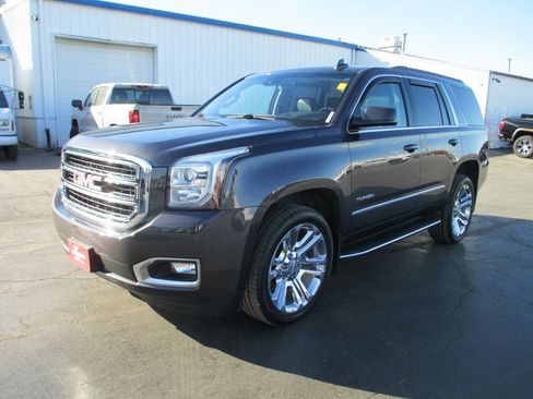 Used 2018 GMC Yukon SLT w/ Premium Edition image 9