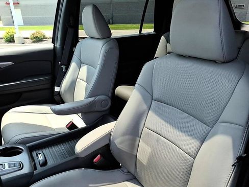 Used 2023 Honda Passport EX-L image 17