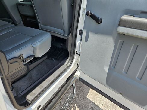 Used 2011 Ford F550 2WD Crew Cab Super Duty w/ Payload Upgrade Pkg image 19