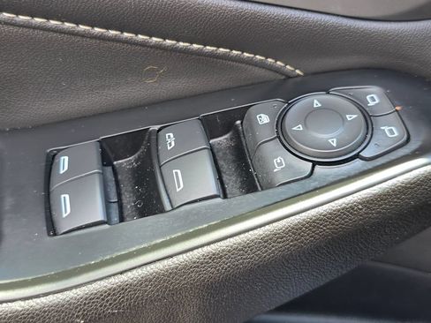 Used 2023 Chevrolet Traverse LT w/ LT Premium Package FWD image 25