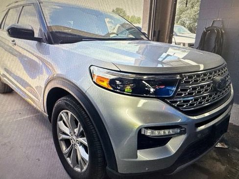 Used 2024 Ford Explorer Limited AWD/4WD image 11