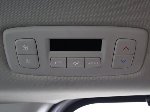 Used 2024 Kia Carnival EX image 36