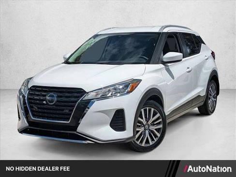 Certified 2021 Nissan Kicks SV FWD image 1