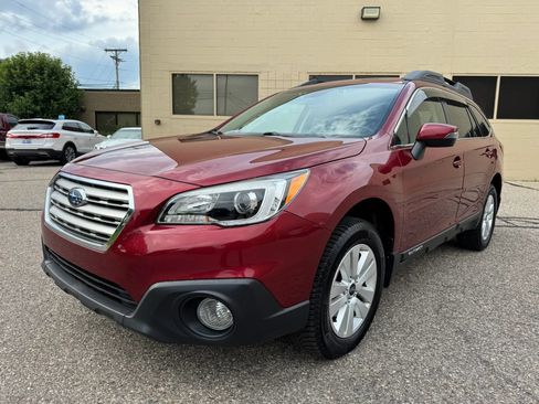 Used 2017 Subaru Outback 2.5i Premium AWD/4WD image 3
