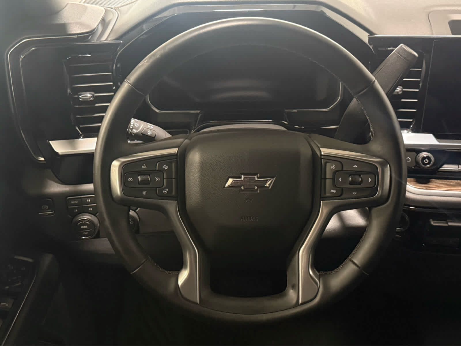 Used 2026 Chevrolet Silverado 1500 LT Trail Boss AWD/4WD image 17