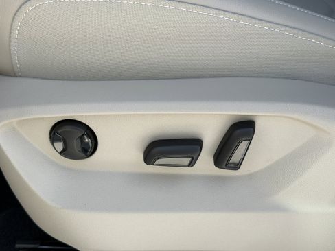 New 2026 Volkswagen Atlas SE image 15