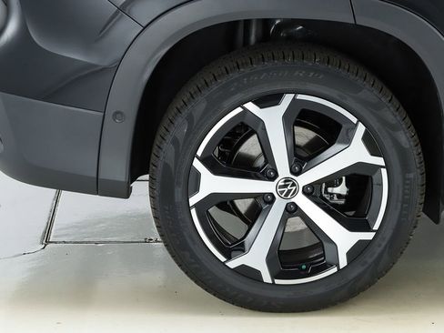 New 2026 Volkswagen Tiguan SE AWD/4WD image 13