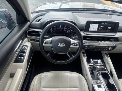 Used 2021 Kia Telluride EX w/ EX Premium Package FWD image 2