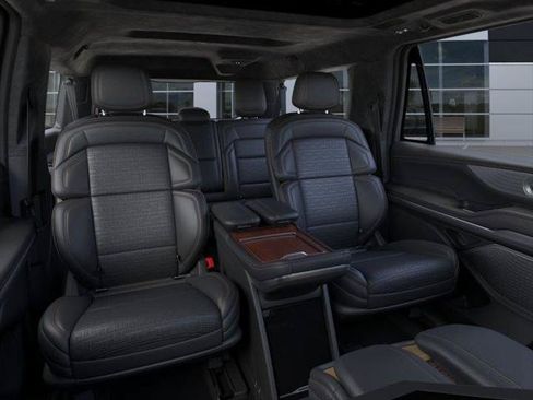 New 2026 Lincoln Navigator L Black Label AWD/4WD image 11