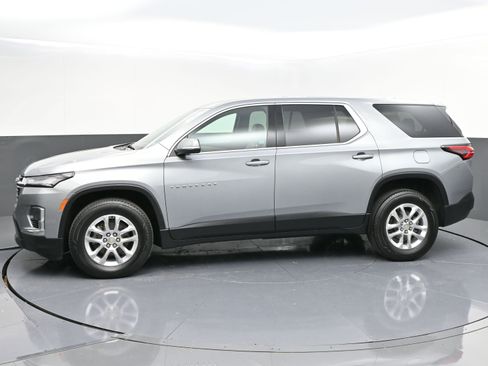 Used 2023 Chevrolet Traverse LS w/ Safety Package image 4