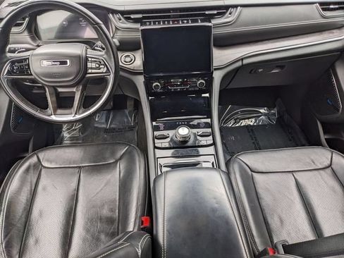 Used 2022 Jeep Grand Cherokee L Overland w/ MOPAR Finishing Package AWD/4WD image 28