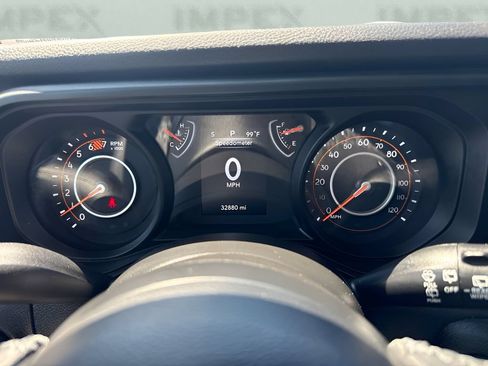 Used 2025 Jeep Wrangler Unlimited Sport AWD/4WD image 14