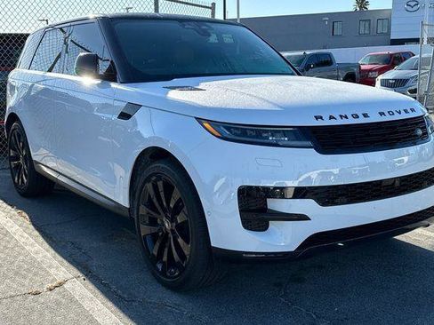 Used 2024 Land Rover Range Rover Sport SE image 2