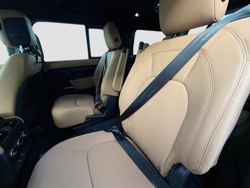 New 2026 Land Rover Defender 130 X-Dynamic SE image 21
