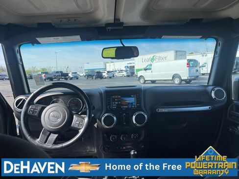 Used 2015 Jeep Wrangler Unlimited Sahara w/ Dual Top Group AWD/4WD image 20