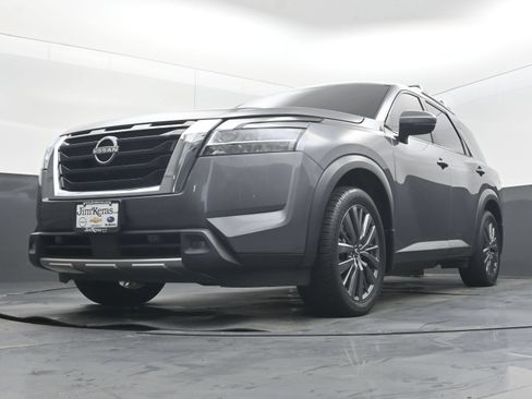 Used 2022 Nissan Pathfinder SL w/ SL Premium Package AWD/4WD image 24