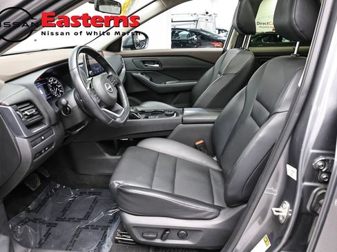 Used 2023 Nissan Rogue SV w/ SV Premium B Package AWD/4WD image 14