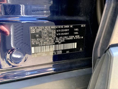 Used 2024 Toyota RAV4 XLE AWD/4WD image 33