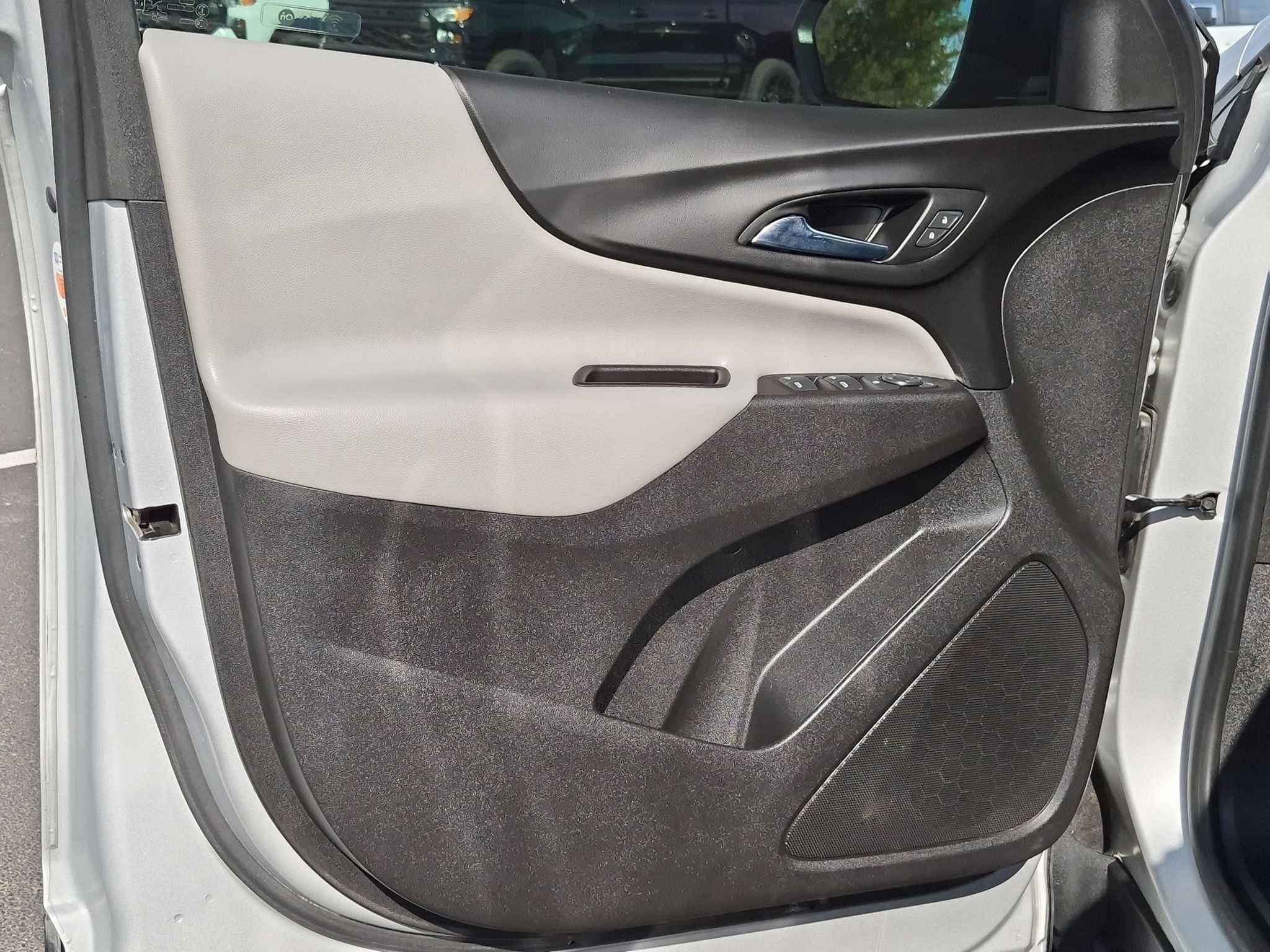 Certified 2022 Chevrolet Equinox LS w/ LS Convenience Package FWD image 11