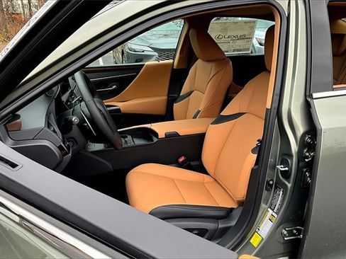 New 2025 Lexus ES 350 w/ Premium Package image 9