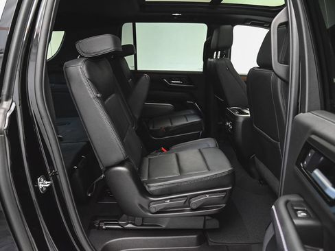 Used 2026 GMC Yukon XL Denali w/ Sun & Power Step Package AWD/4WD image 34