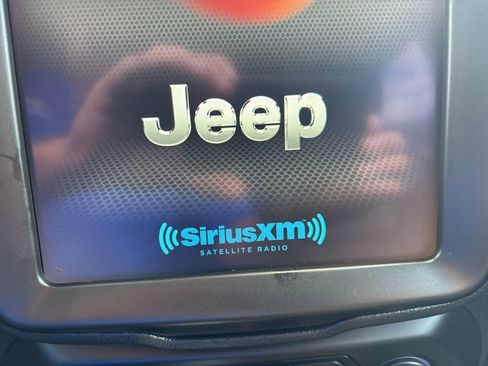 Used 2021 Jeep Renegade Trailhawk w/ Trailer Tow Group image 44