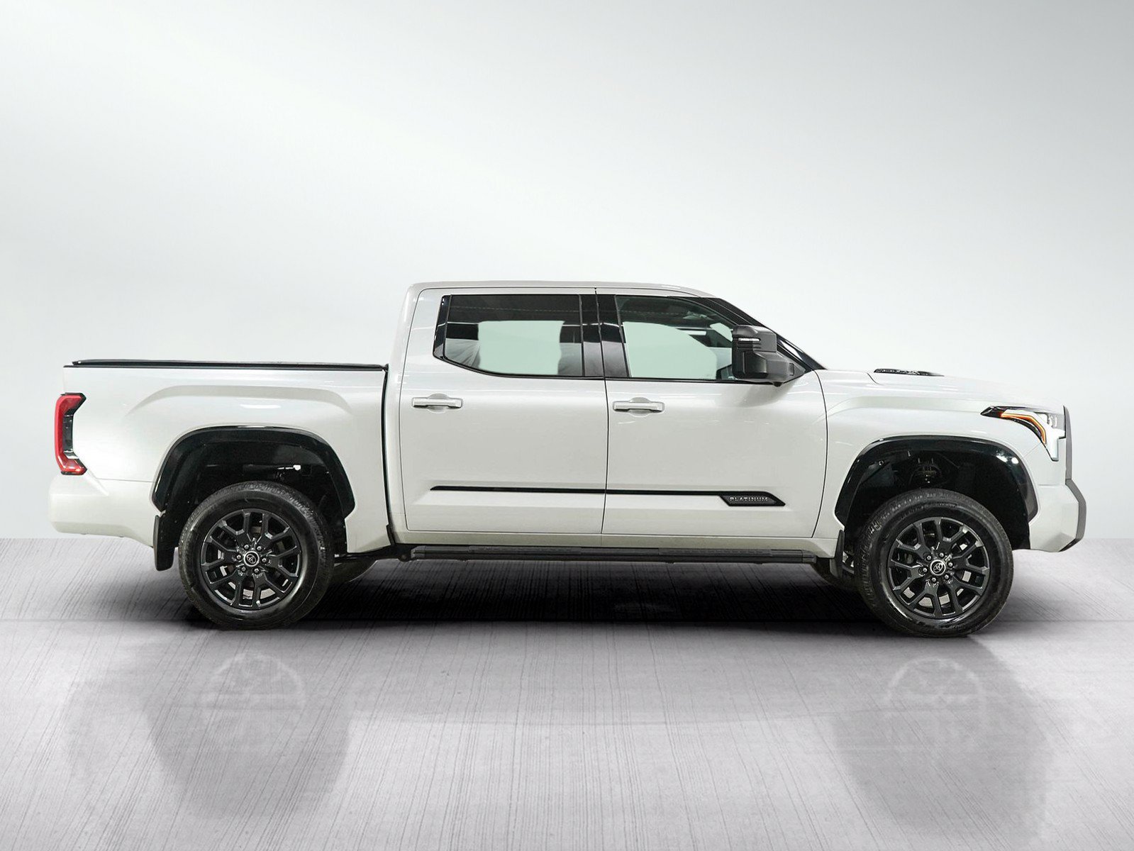 Used 2022 Toyota Tundra Platinum AWD/4WD image 6