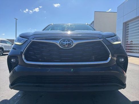 Used 2022 Toyota Highlander Limited image 2
