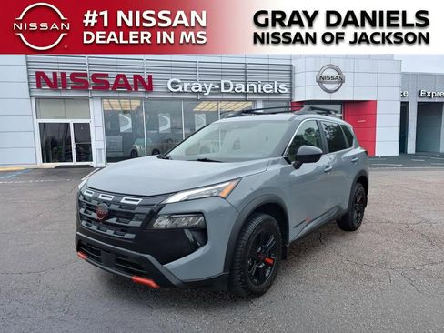 Certified 2025 Nissan Rogue SV AWD/4WD image 3