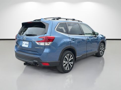 Certified 2022 Subaru Forester Limited AWD/4WD image 3