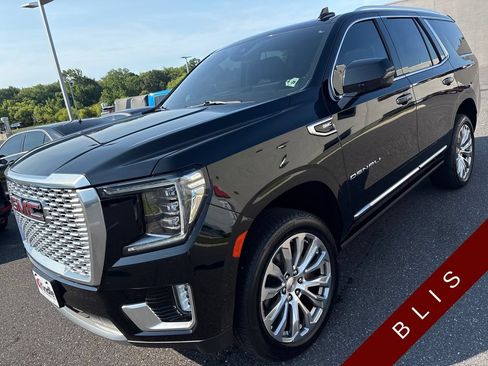 Used 2023 GMC Yukon Denali w/ LPO, Floor Liner Package AWD/4WD image 4