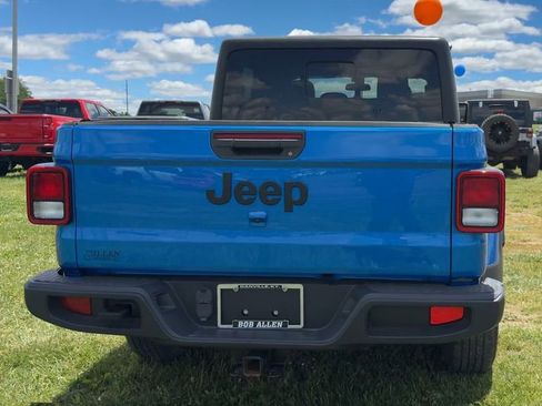 Used 2022 Jeep Gladiator Sport AWD/4WD image 6
