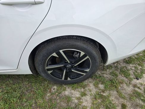 Used 2024 Nissan Sentra SV FWD image 4