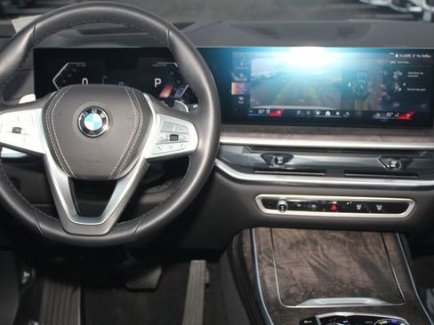Used 2025 BMW X7 xDrive40i w/ Executive Package image 21