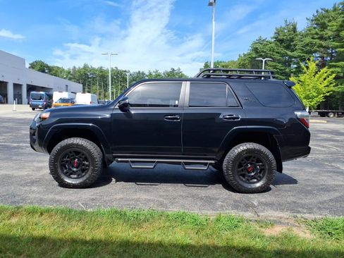 Used 2023 Toyota 4Runner TRD Off-Road Premium w/ Off Road Premium Plus Package AWD/4WD image 6