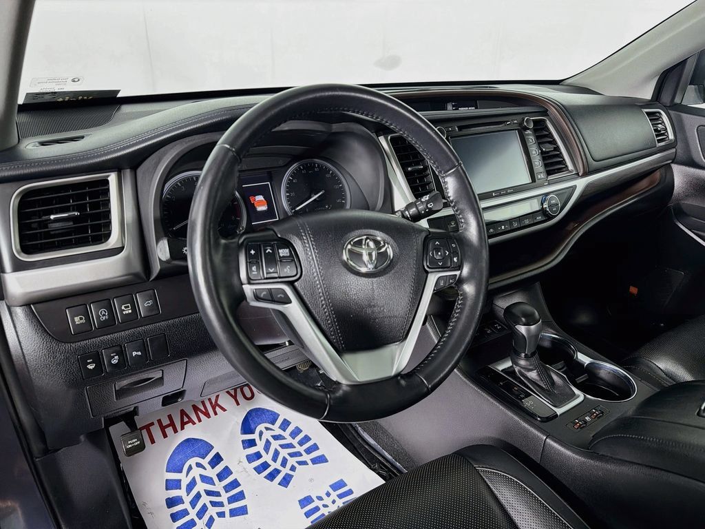 Used 2019 Toyota Highlander Limited AWD/4WD image 9