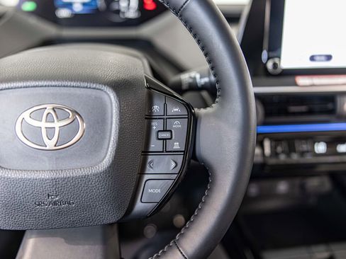 Used 2026 Toyota Prius XLE FWD image 24
