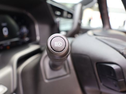 Used 2024 GMC Sierra 2500 Denali Ultimate AWD/4WD image 14