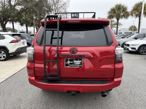 Used 2022 Toyota 4Runner SR5 Premium w/ Moonroof Package image 9