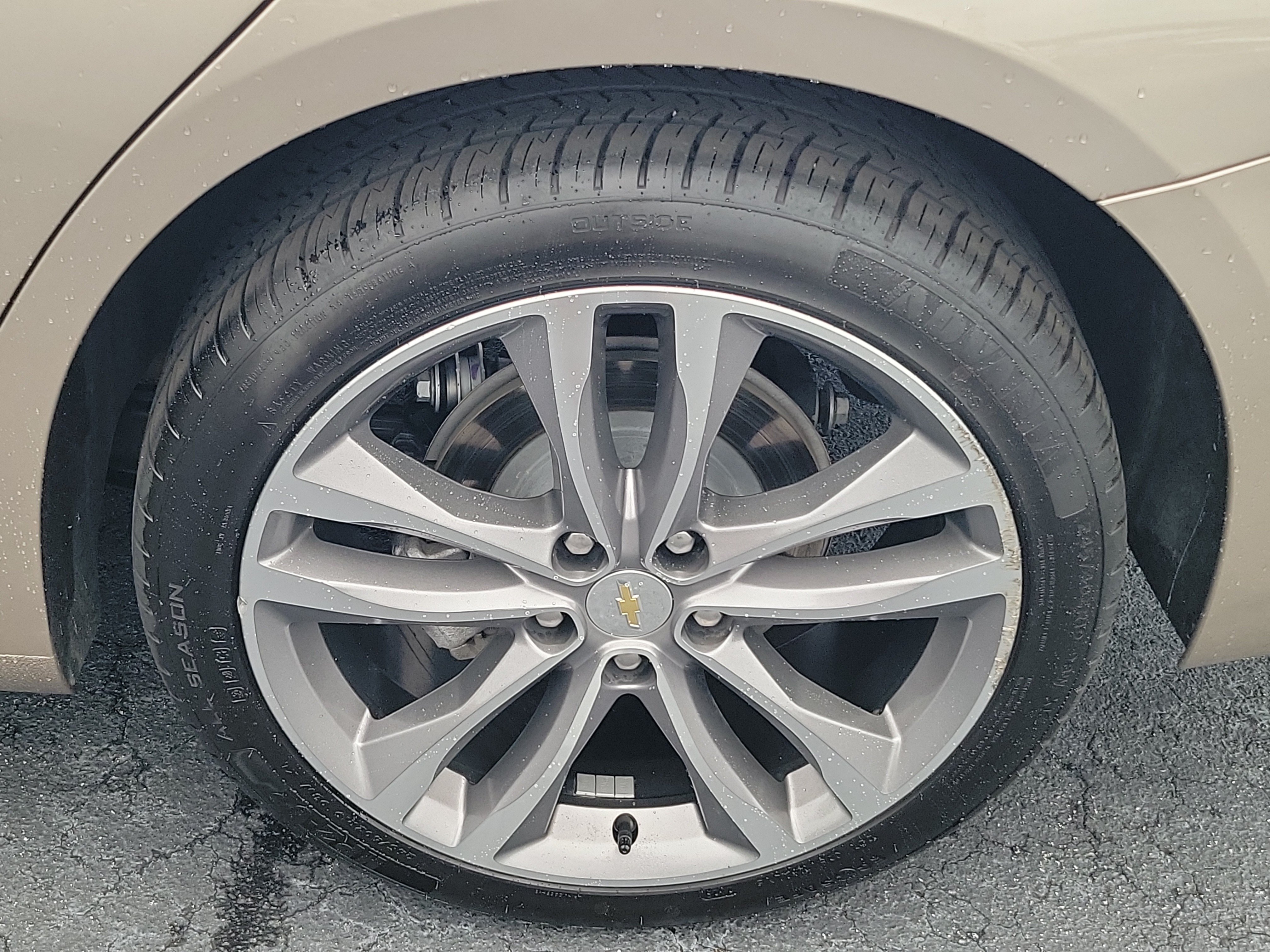 Used 2025 Chevrolet Malibu LT FWD image 4