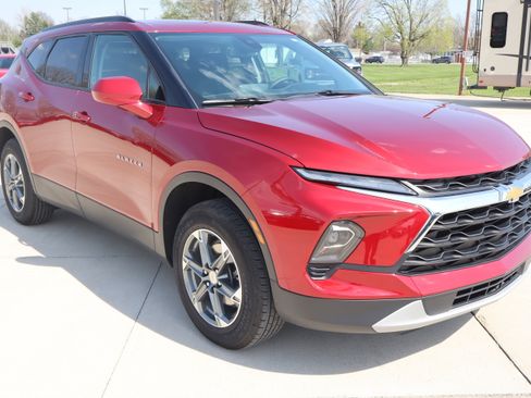Used 2024 Chevrolet Blazer LT w/ Convenience Package FWD image 4