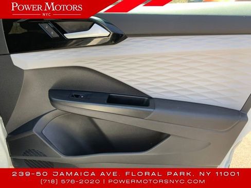 Used 2022 Volkswagen Taos S image 19