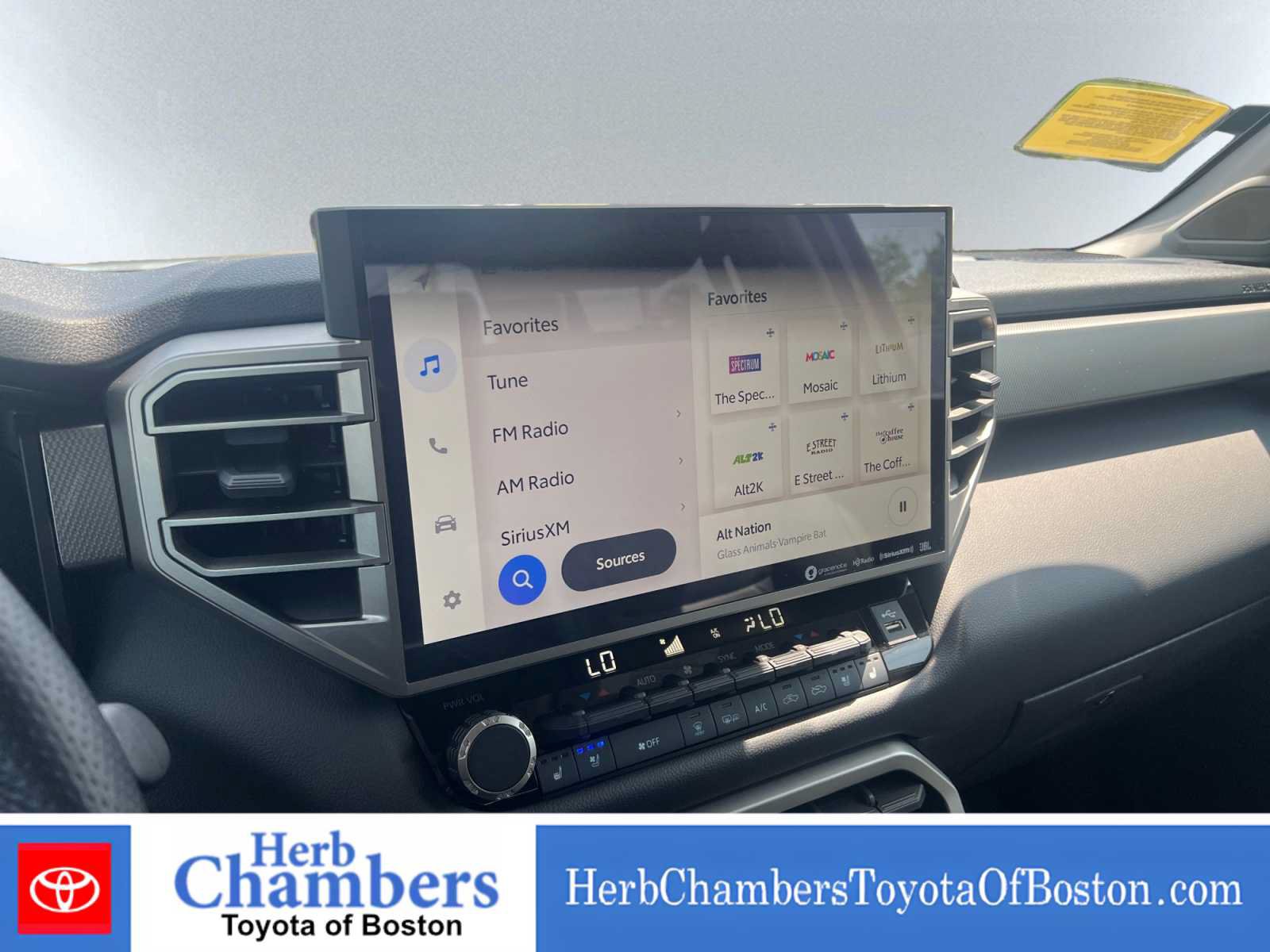 Used 2024 Toyota Tundra Limited AWD/4WD image 15