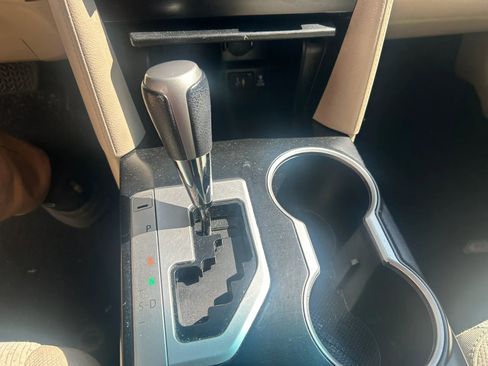 Used 2014 Toyota Camry LE image 15