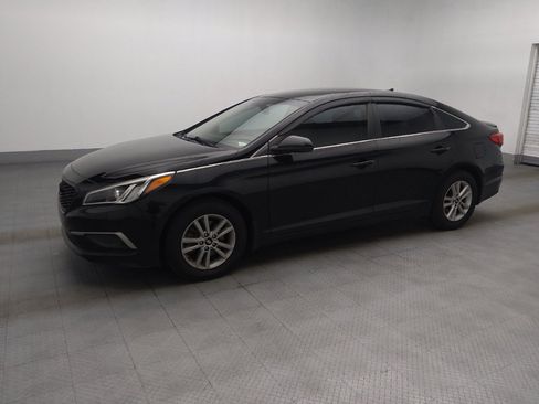 Used 2017 Hyundai Sonata SE FWD image 2