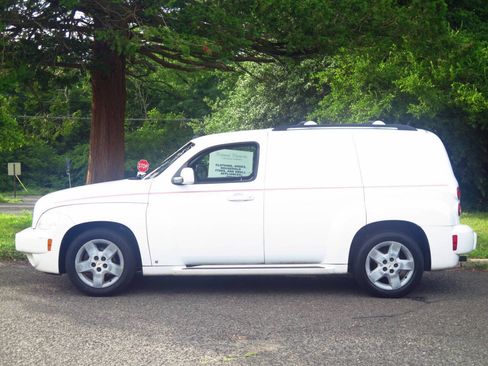 Used 2008 Chevrolet HHR LT FWD image 2