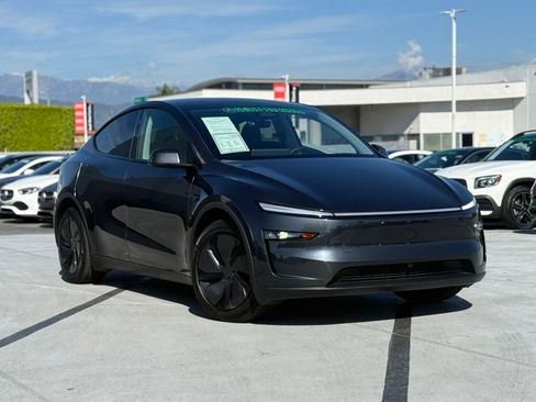 Used 2026 Tesla Model Y AWD image 2