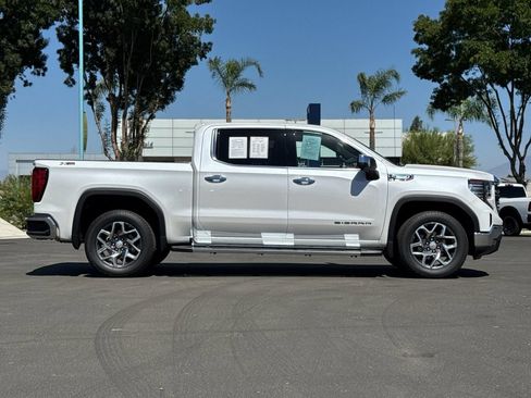 Used 2023 GMC Sierra 1500 SLT w/ SLT Premium Package AWD/4WD image 6